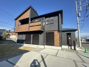 ☆住宅性能表示W取得☆ 新築一戸建て 甲府市山宮町 1号棟 2階建 4LDK +カースペース3台 外構付き 耐震等級3+長期優良住宅取得 羽黒小学区(約476m)+北西中学区(約1181m) 価格変更🏠 19 IMG 4789